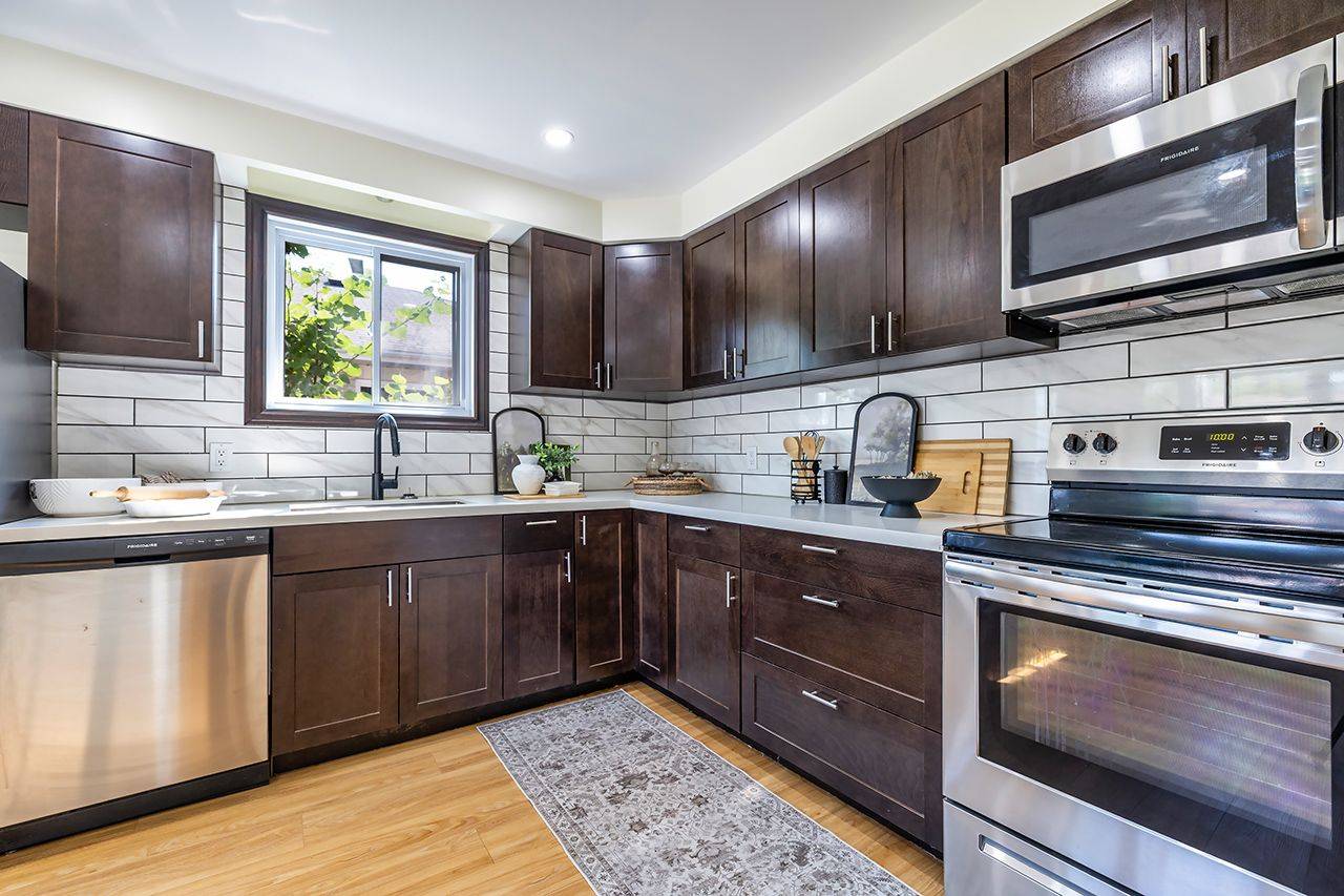 Oshawa, ON L1J 7S8,843 Charisma CRES