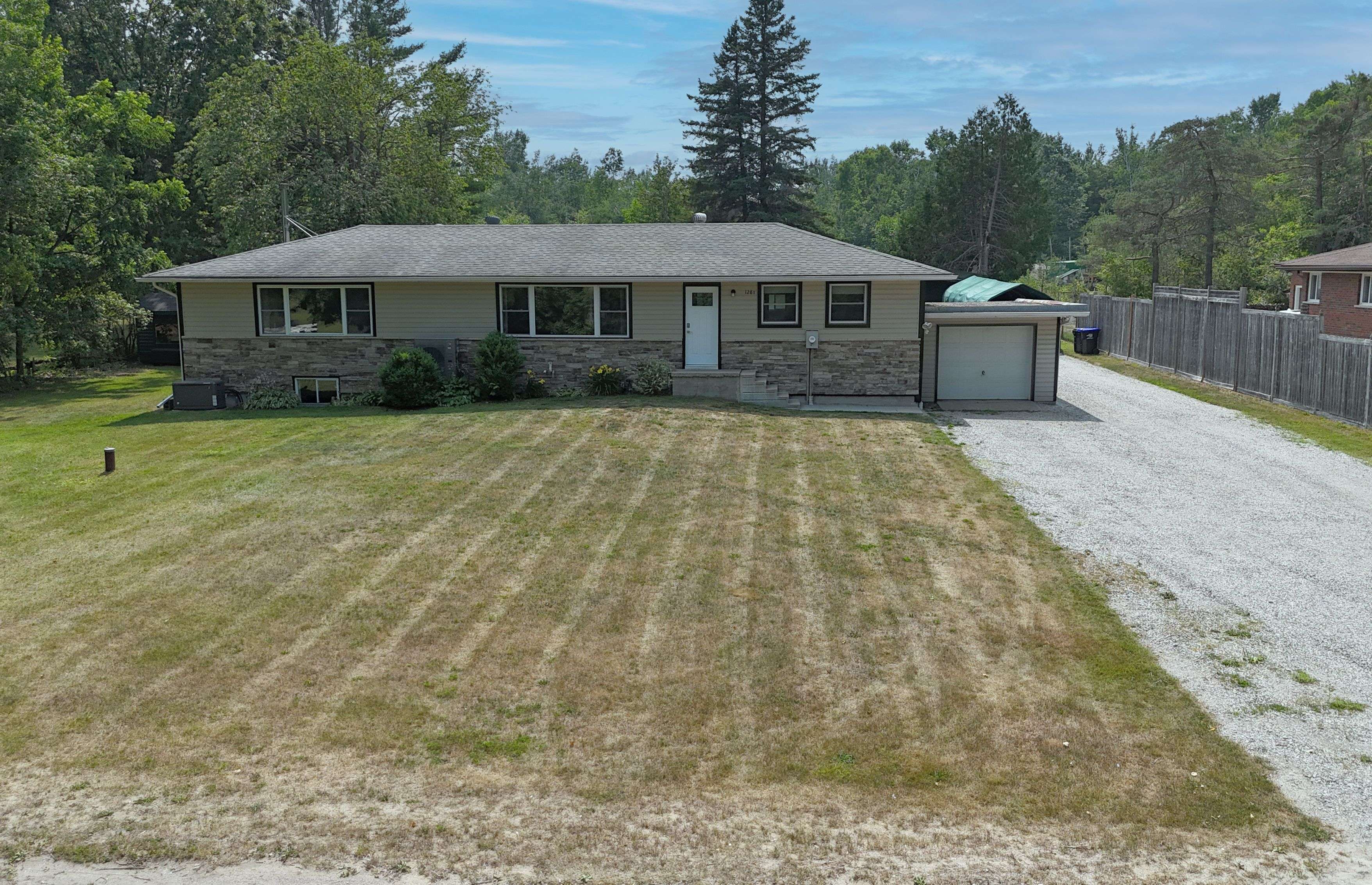 128 15 Line S, Oro-medonte, ON L3V 8H9