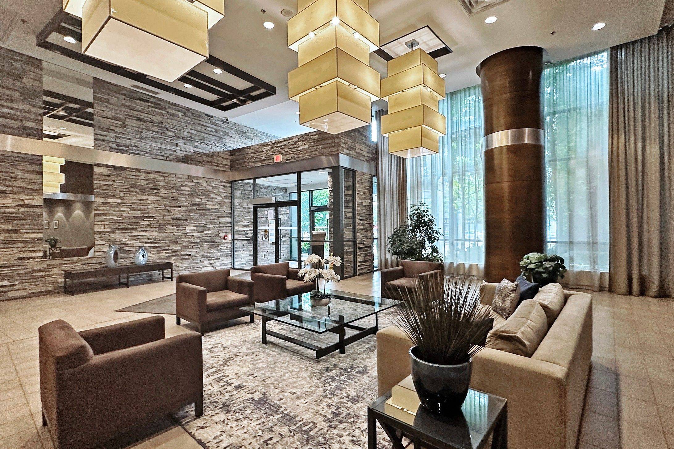 Mississauga, ON L5G 0A3,1 Hurontario ST #506