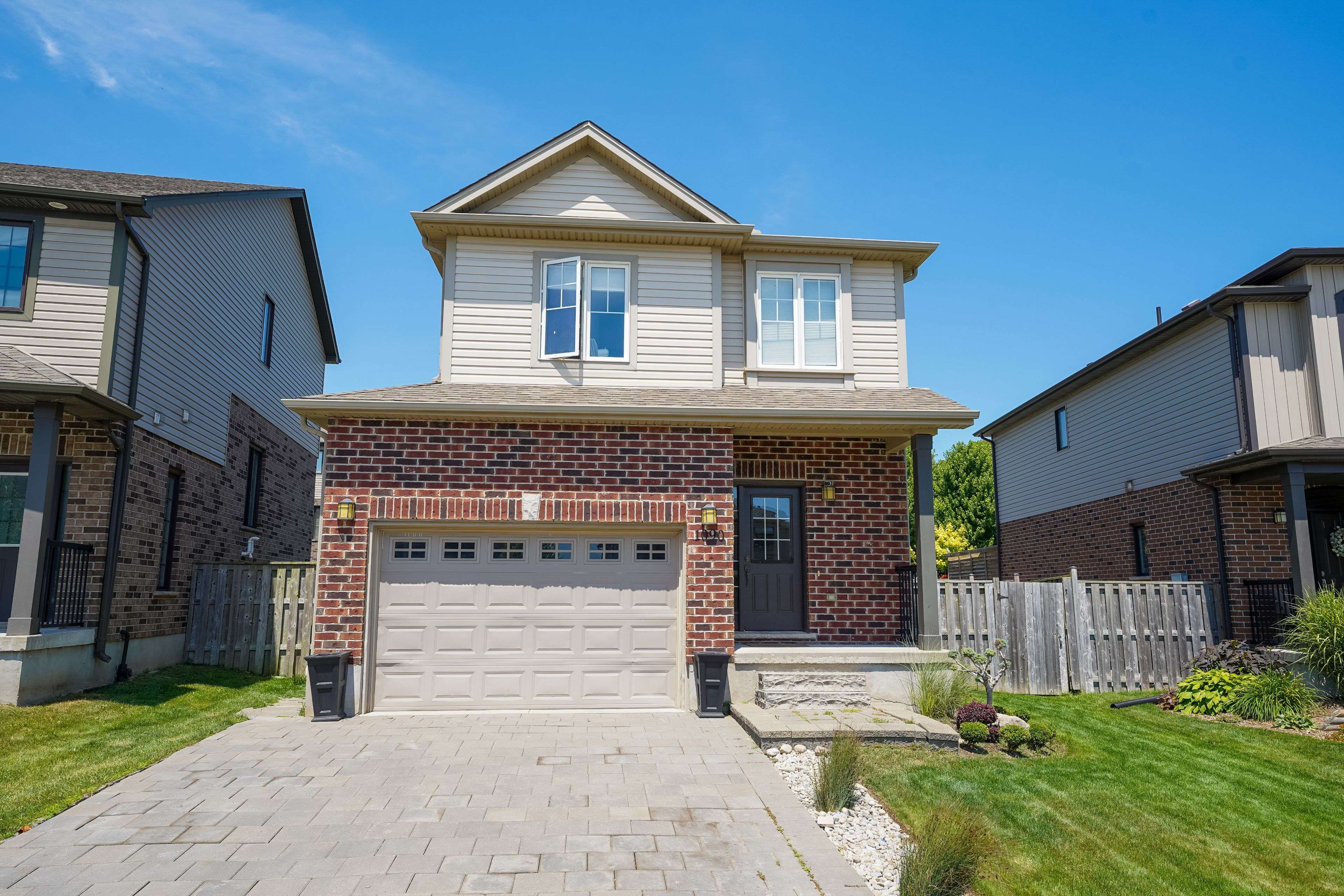 London North, ON N6H 0E9,1090 Oakcrossing RD
