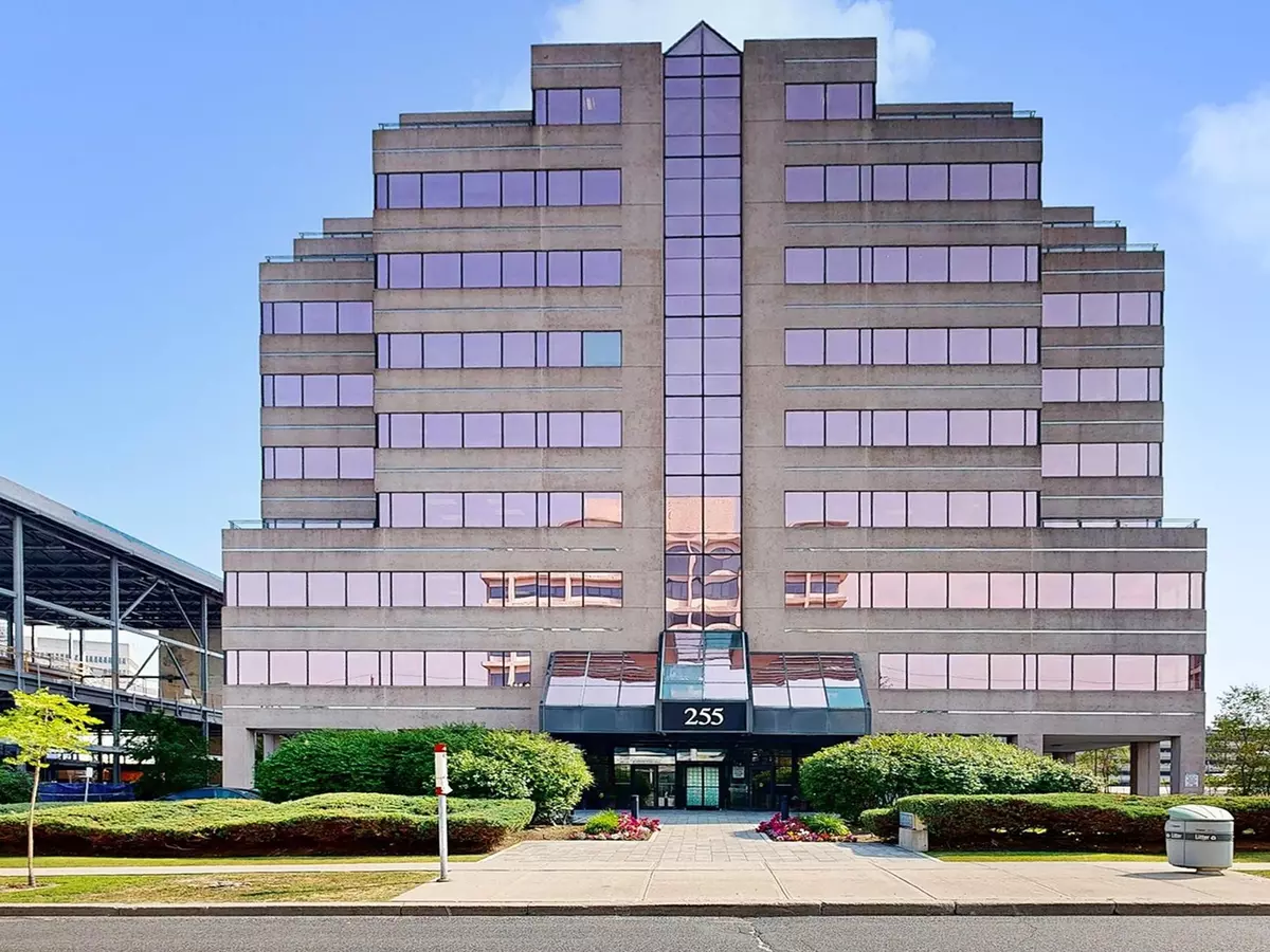 Toronto C12, ON M3B 3H9,255 Duncan Mill RD #102