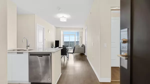 Mississauga, ON L5R 0G8,35 Watergarden DR #2815