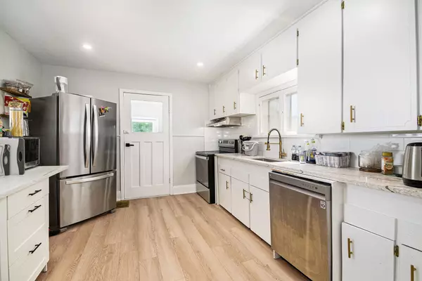 West Centre Town, ON K1Y 1K2,13 Pinehurst AVE