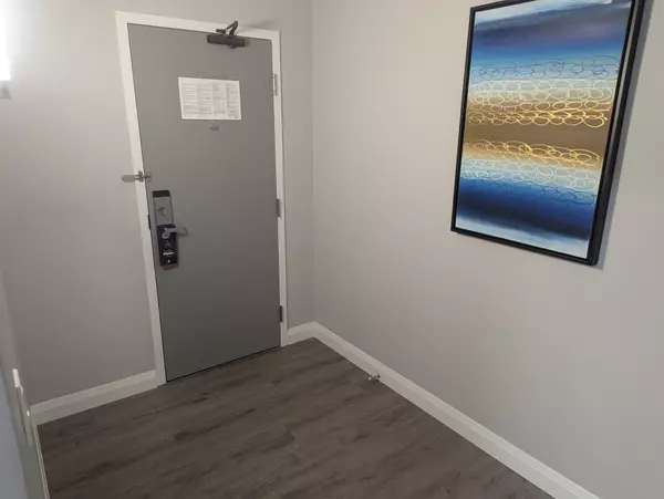 London East, ON N6B 1S2,300 King ST #1 BEDROOM