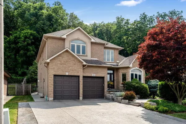 22 Shadeland CRES, Hamilton, ON L8G 4Y1