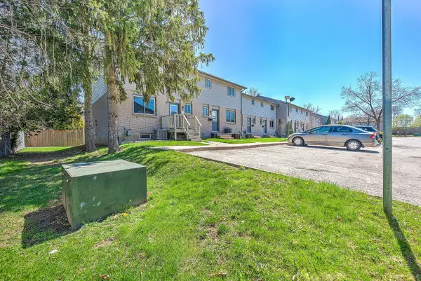 London East, ON N5V 4A2,490 Third ST #27