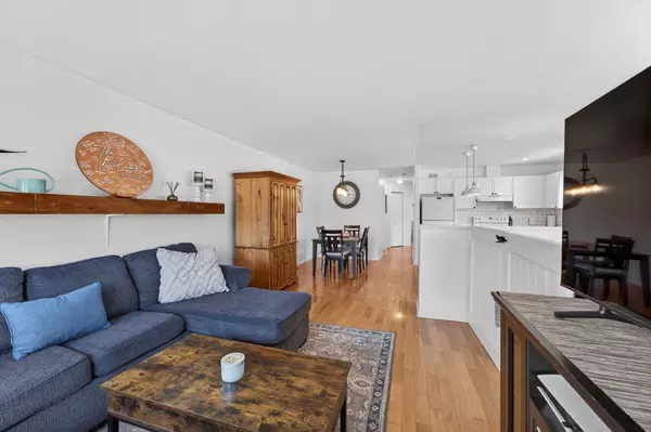 Kingston, ON K7P 3G6,790 PEACHWOOD ST