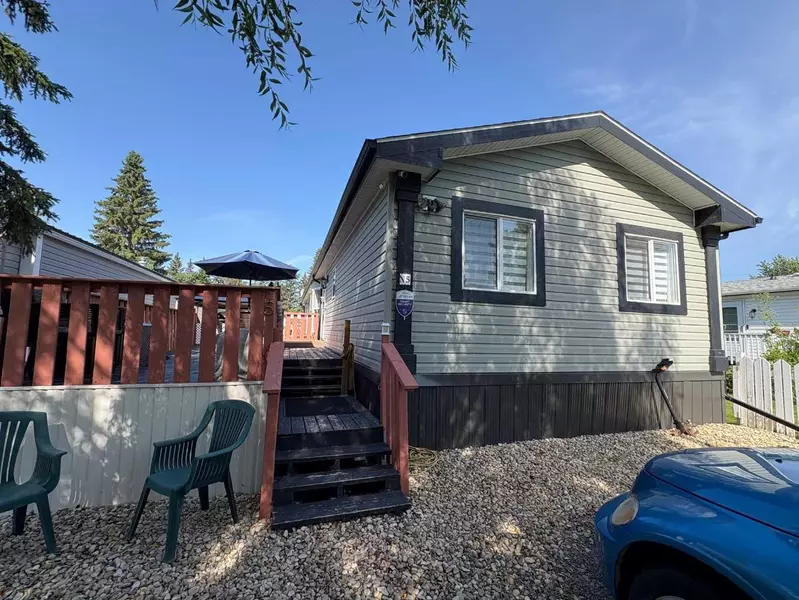 #5 4402 48 AVE, Sylvan Lake, AB T4S 1N7