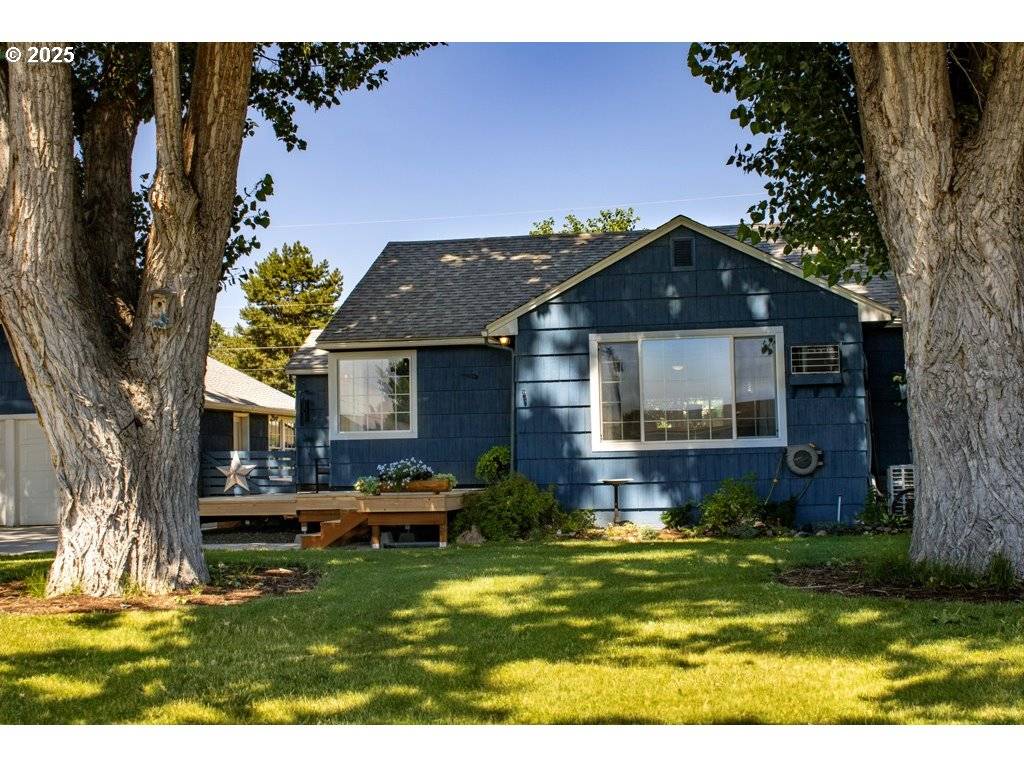 328 N QUINCY AVE, Hines, OR 97738