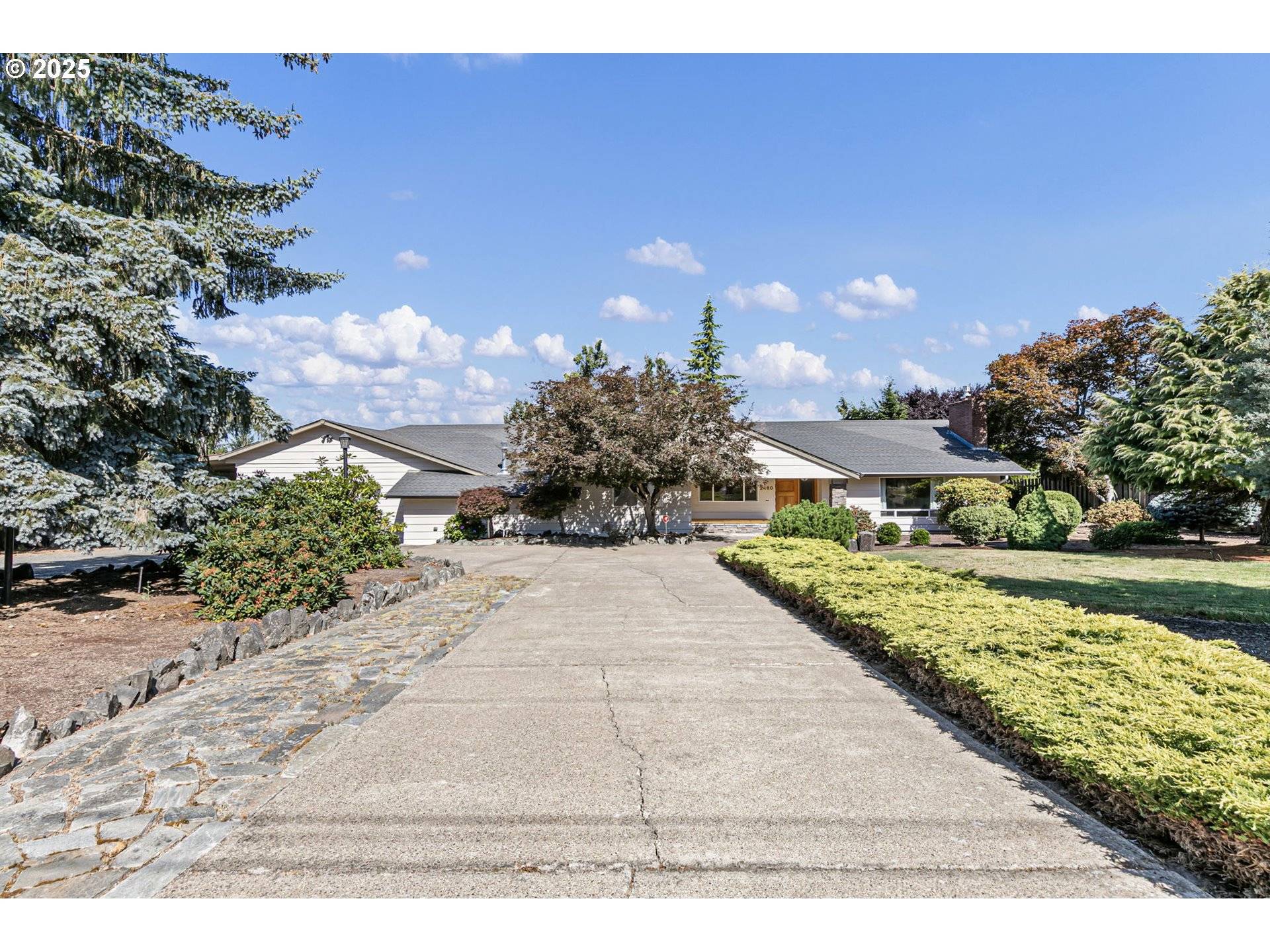 2460 BAILEY HILL RD, Eugene, OR 97405