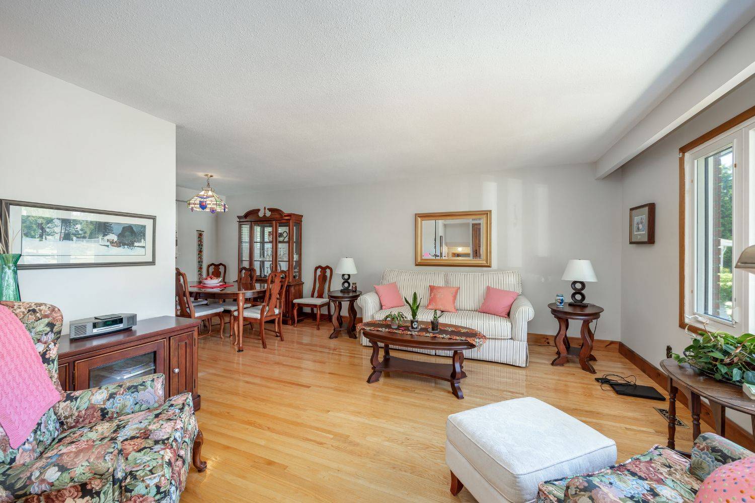 Oshawa, ON L1H 7B4,432 Karen CT