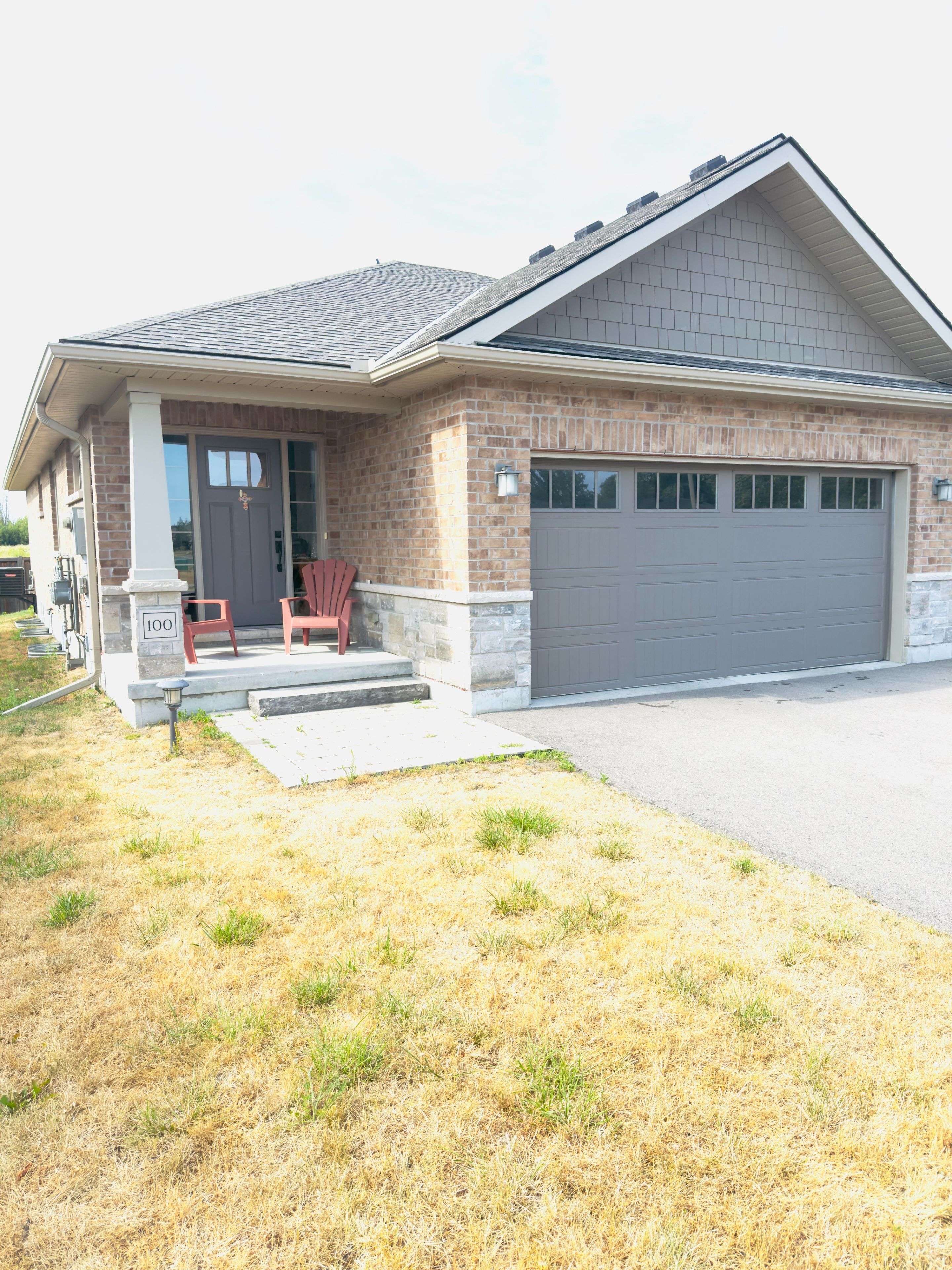 Belleville, ON K8N 0B5,100 Spruce Gardens CT