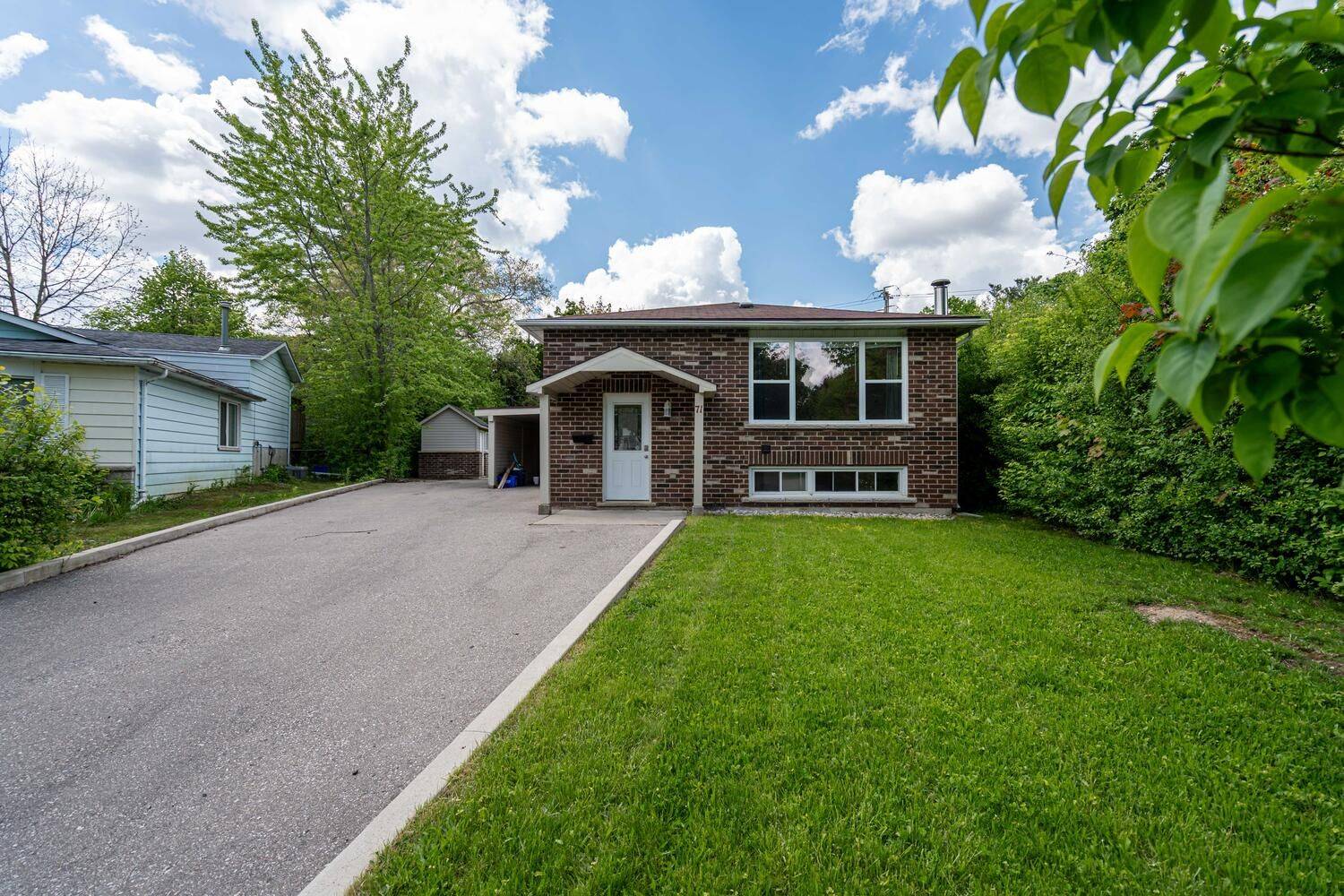 Waterloo, ON N2L 5E6,71 Helene CRES #Upper