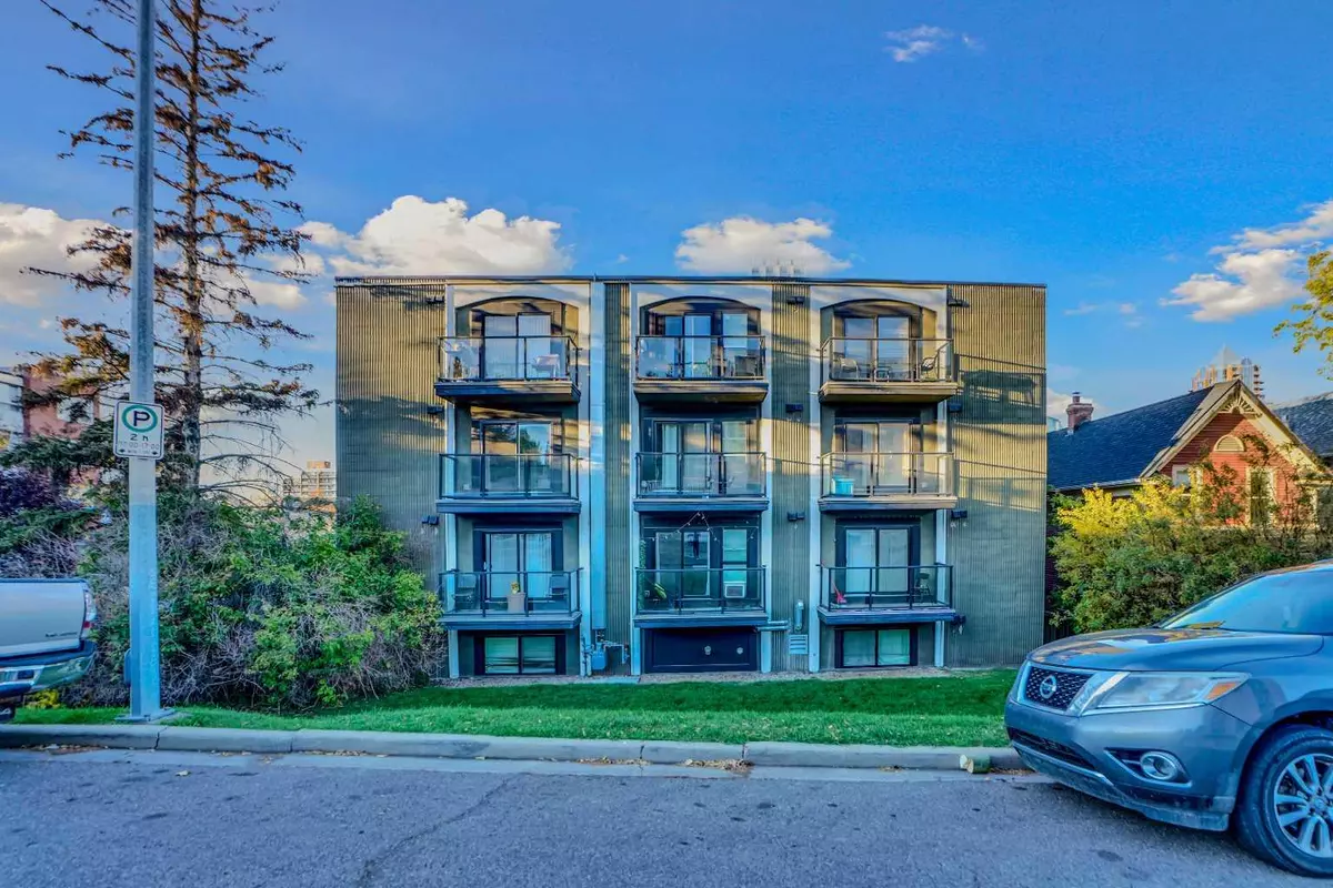 Calgary, AB T2E 0B3,1820 9 ST Southwest #1