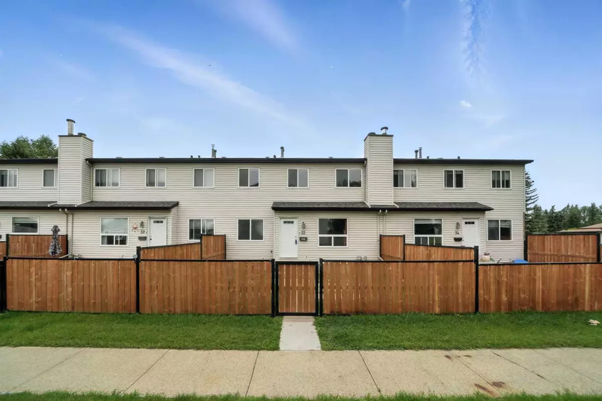 Red Deer, AB T4R 1G8,20 Alford AVE #33