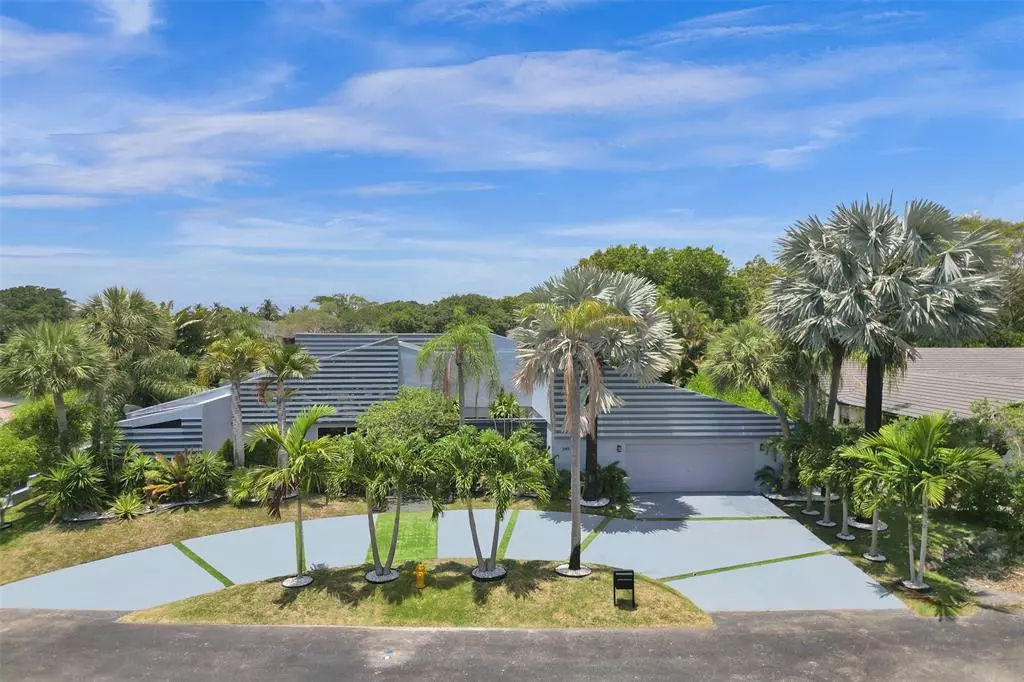 Plantation, FL 33324,349 Jacaranda Dr