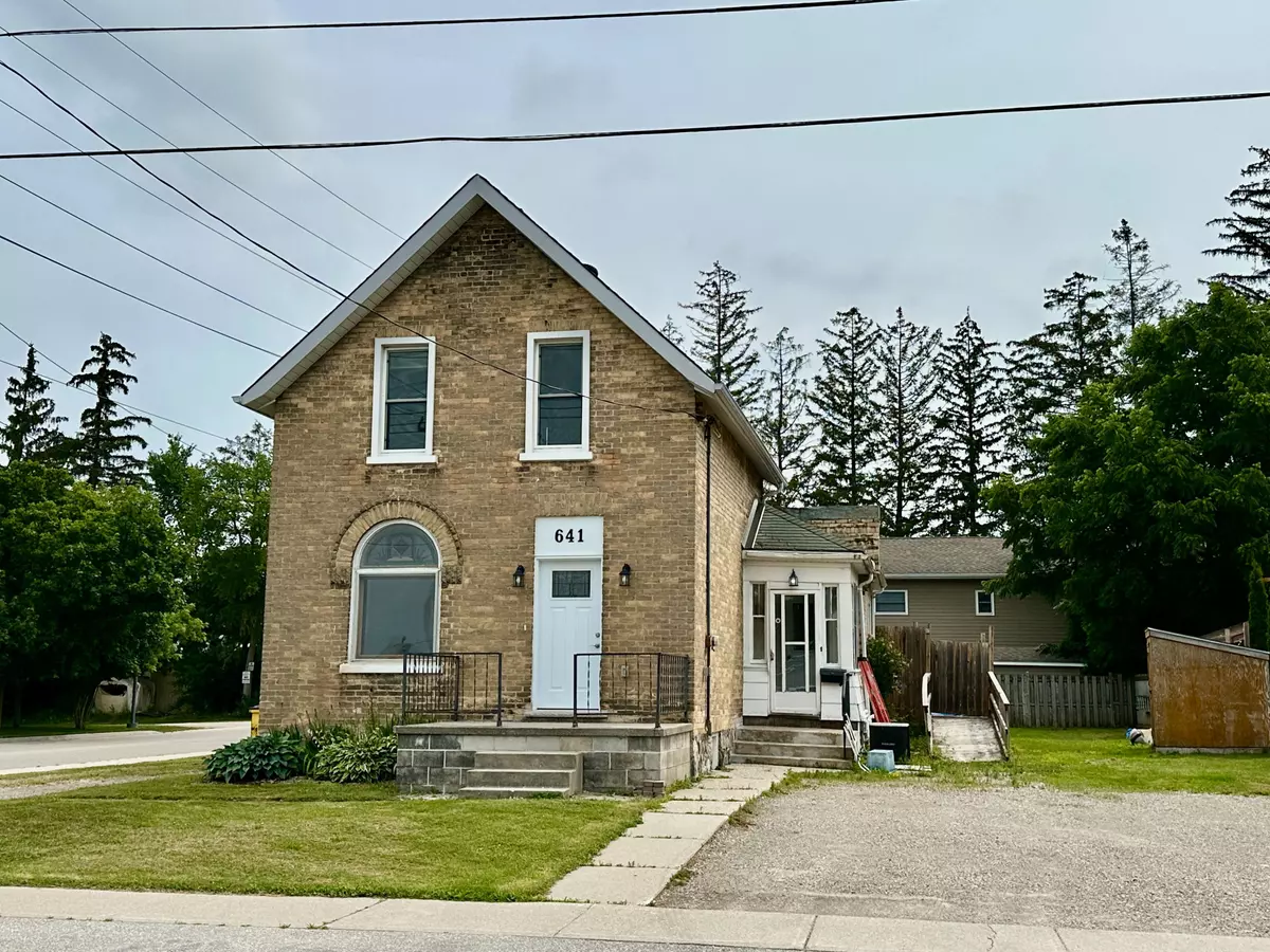 Hanover, ON N4N 2P6,641 10th AVE