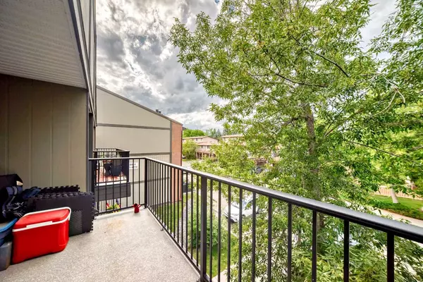 Calgary, AB T2J 5P6,13045 6 ST SW #4305