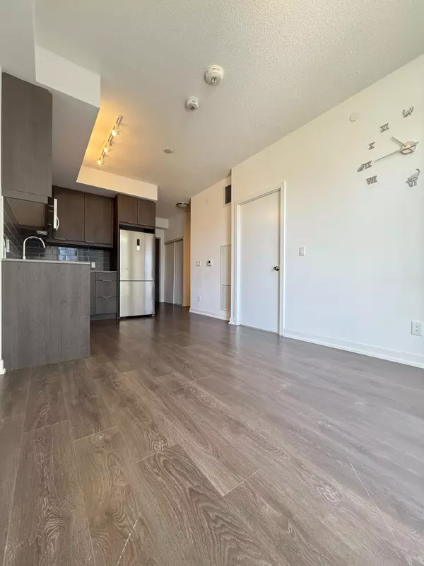 Toronto C15, ON M2J 1M1,32 Forest Manor RD #603