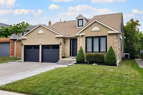 413 Mathews CT, Newmarket, ON L3X 1C8