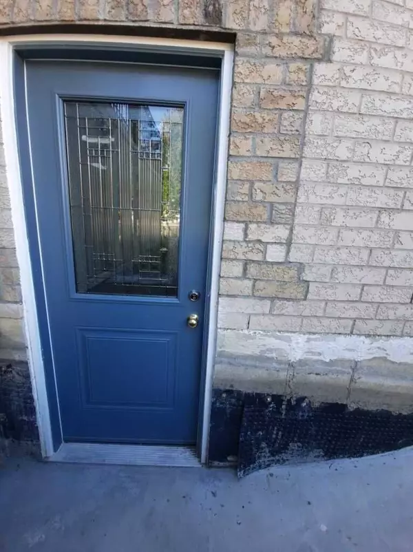 Richmond Hill, ON L4B 3V7,8 Headford AVE #Lower