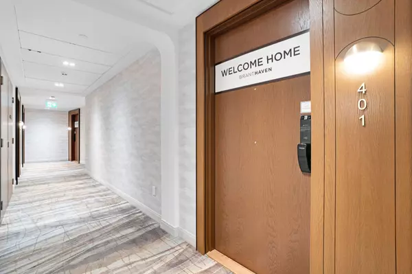 Oakville, ON L6H 8C8,3240 William Coltson AVE #401