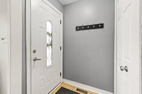Fort Erie, ON L2A 5Z2,8 Dodds CT