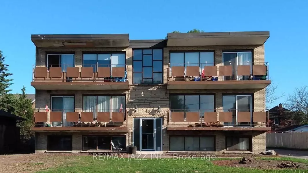 43 Wayne AVE #6, Oshawa, ON L1G 3P8