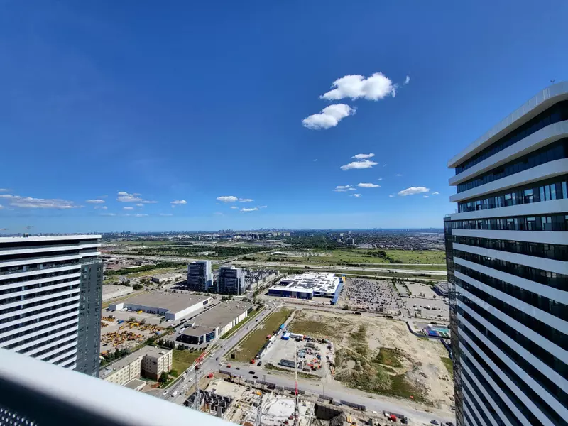 225 Commerce ST #5005, Vaughan, ON L4K 0R1
