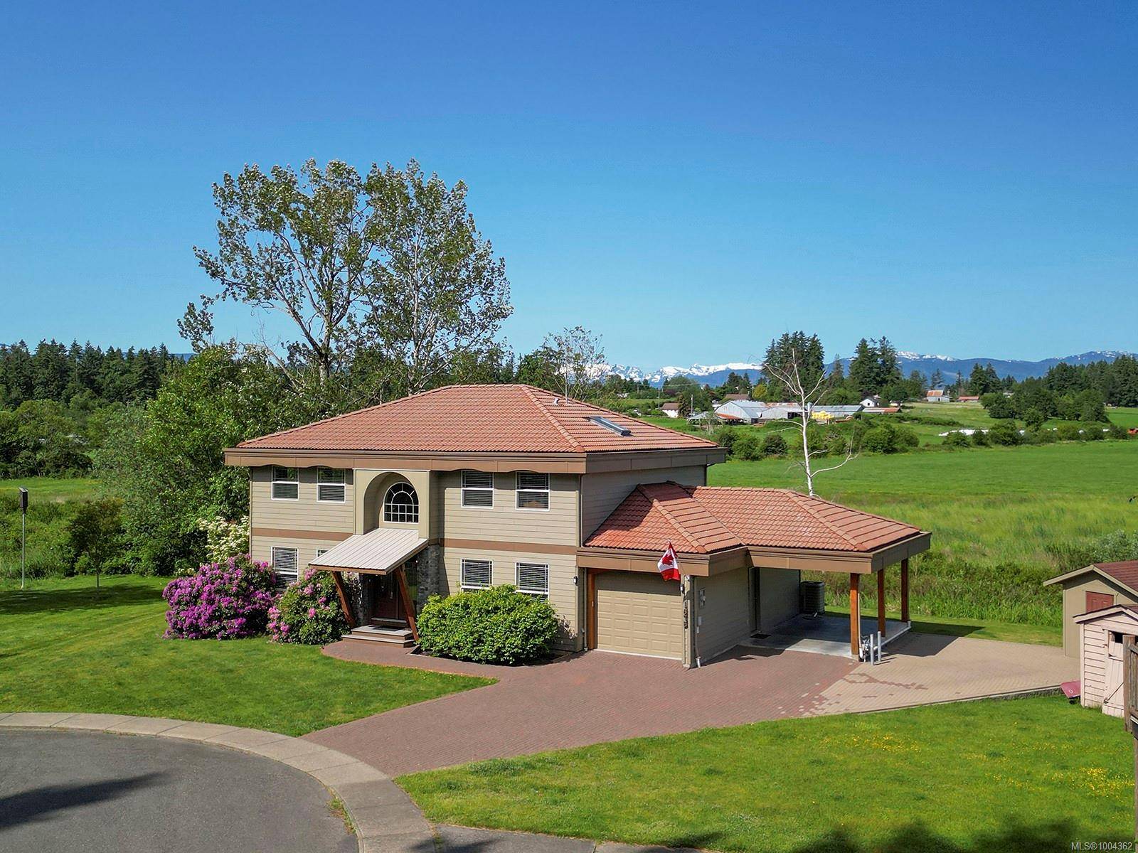 1675 Chester Pl, Comox, BC V9M 1A9