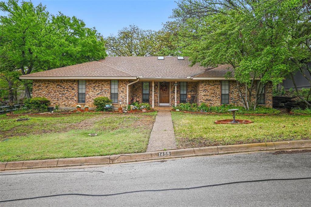 1455 Warrington Court, Fort Worth, TX 76112