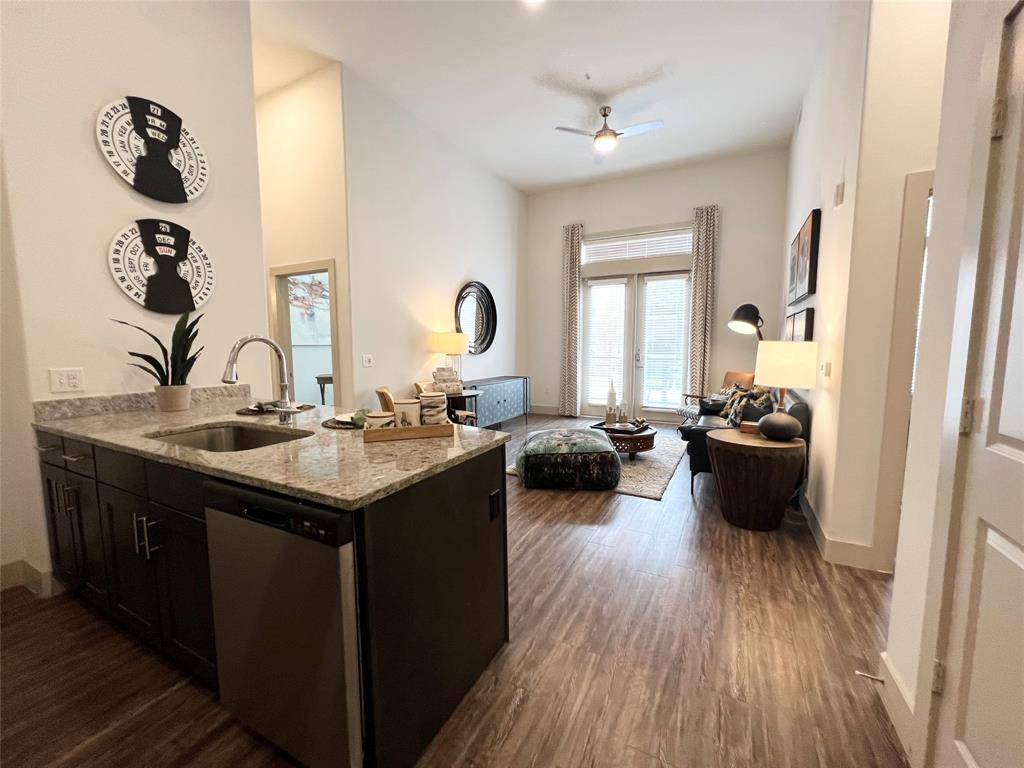 Mckinney, TX 75069,260 E Davis Street #2303