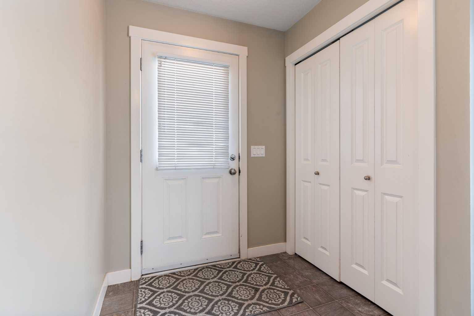Chestermere, AB T1X0P6,300 Marina DR #239