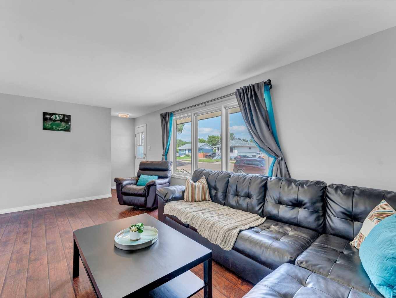 Medicine Hat, AB T1A 3V4,1930 17 AVE SE
