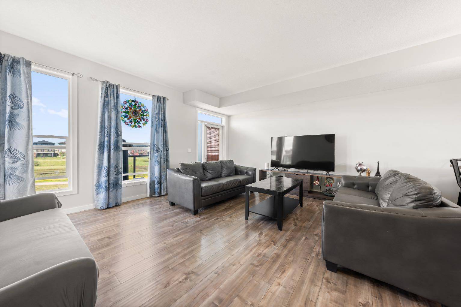 Calgary, AB T3J0W4,70 Saddlestone DR NE #301