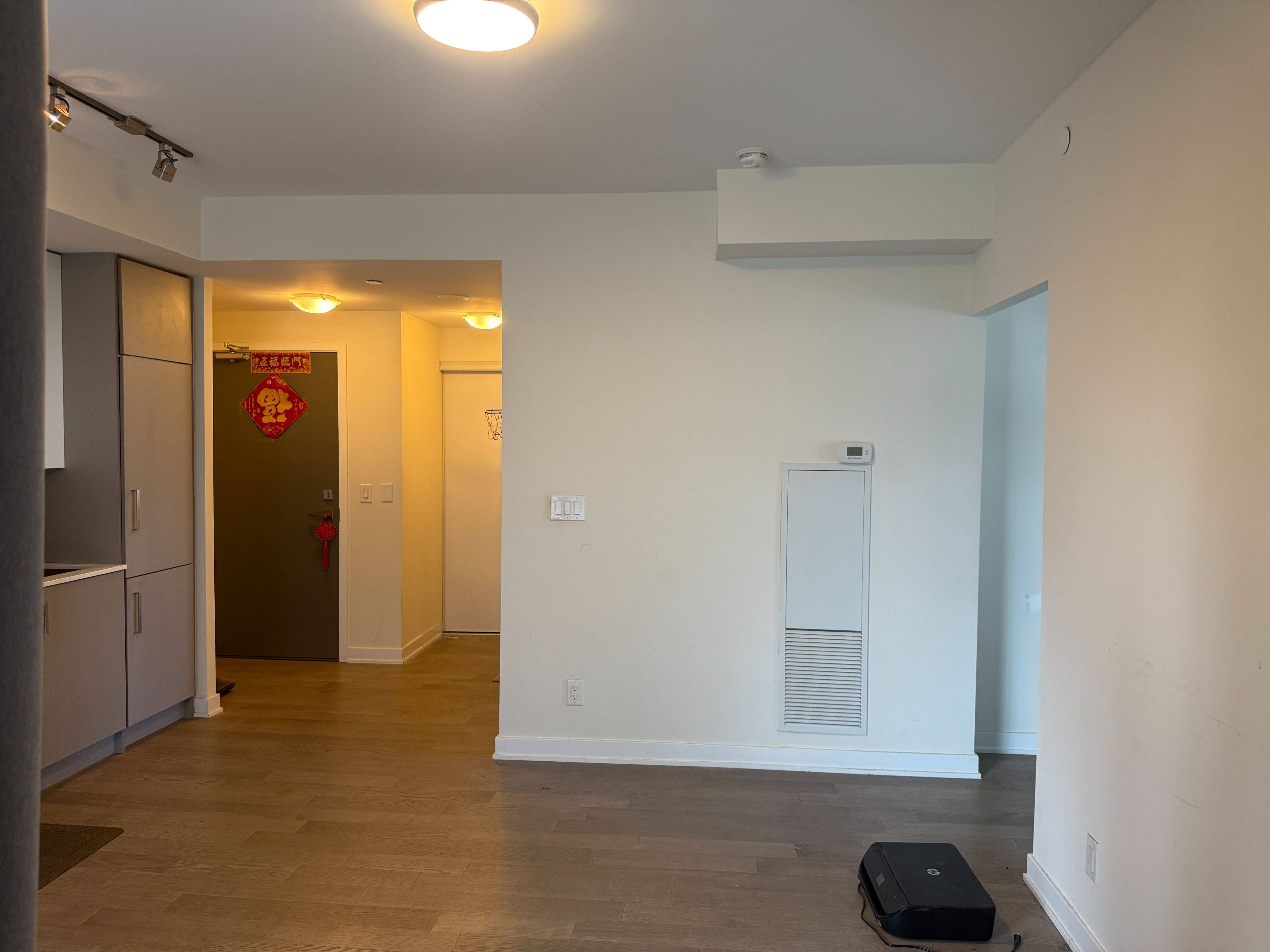 Toronto C08, ON M4Y 0E4,17 Dundonald ST #908