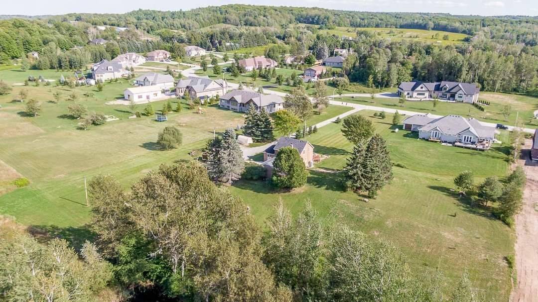 86-C Dale CRES, Bradford West Gwillimbury, ON L0L 1L0