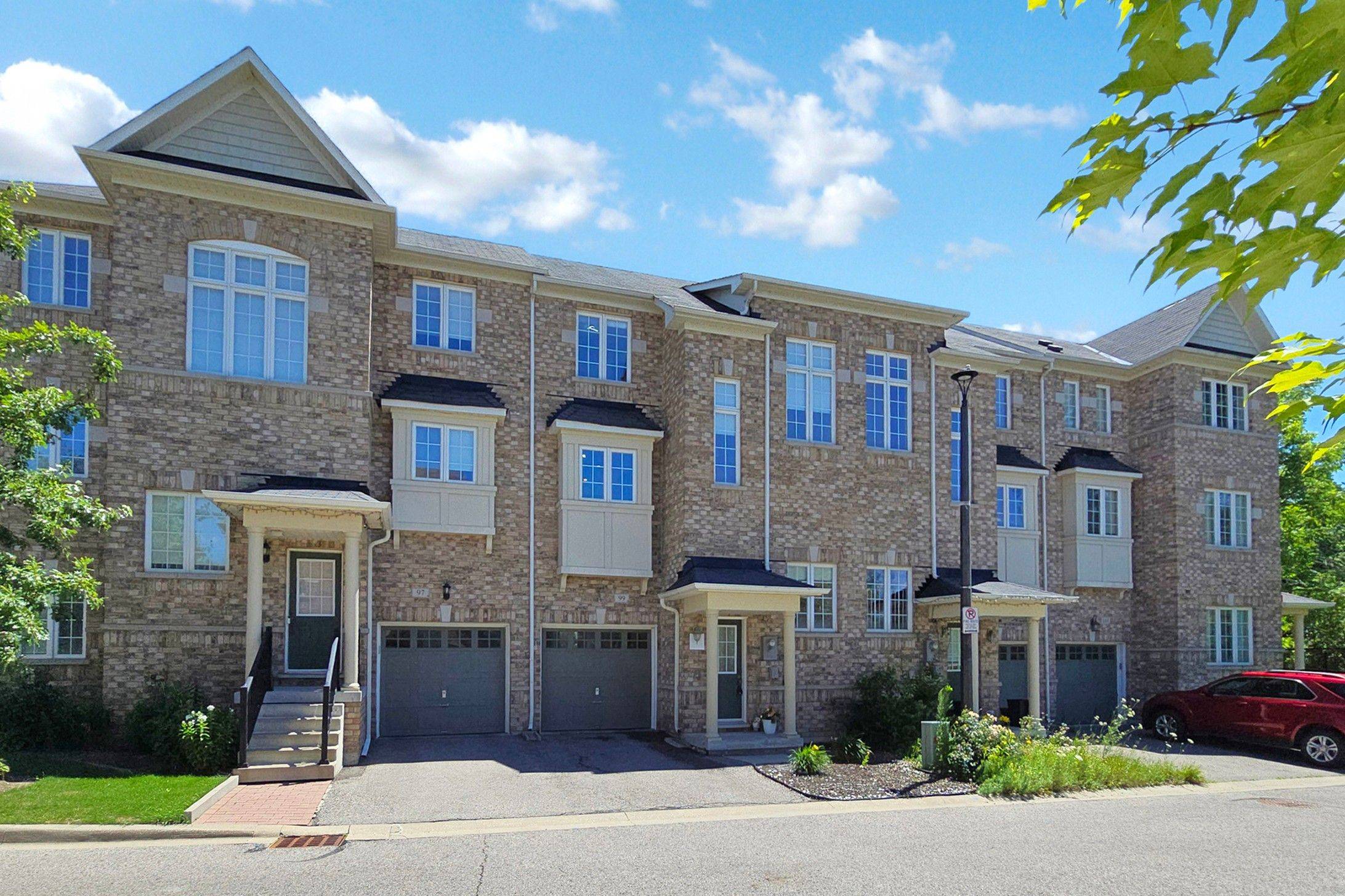 15 Old Colony RD #99, Richmond Hill, ON L4E 4L5