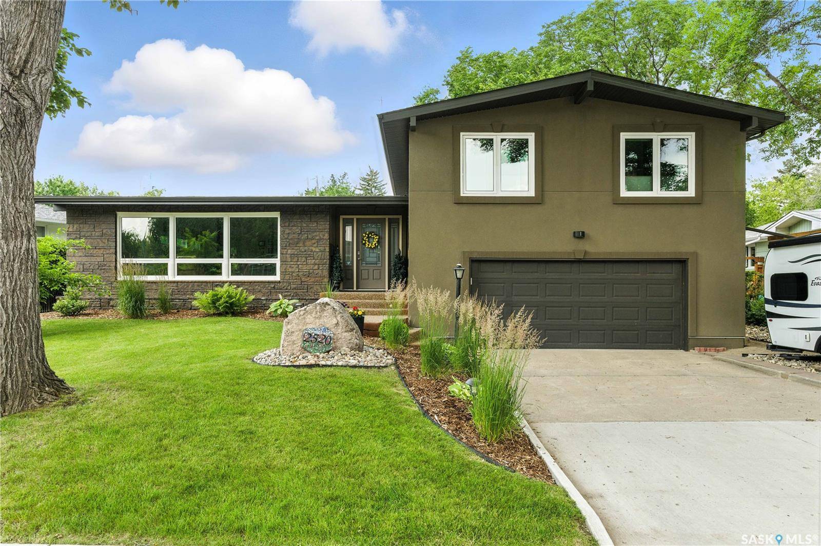 Regina, SK S4S 0K8,2520 MCTAVISH STREET