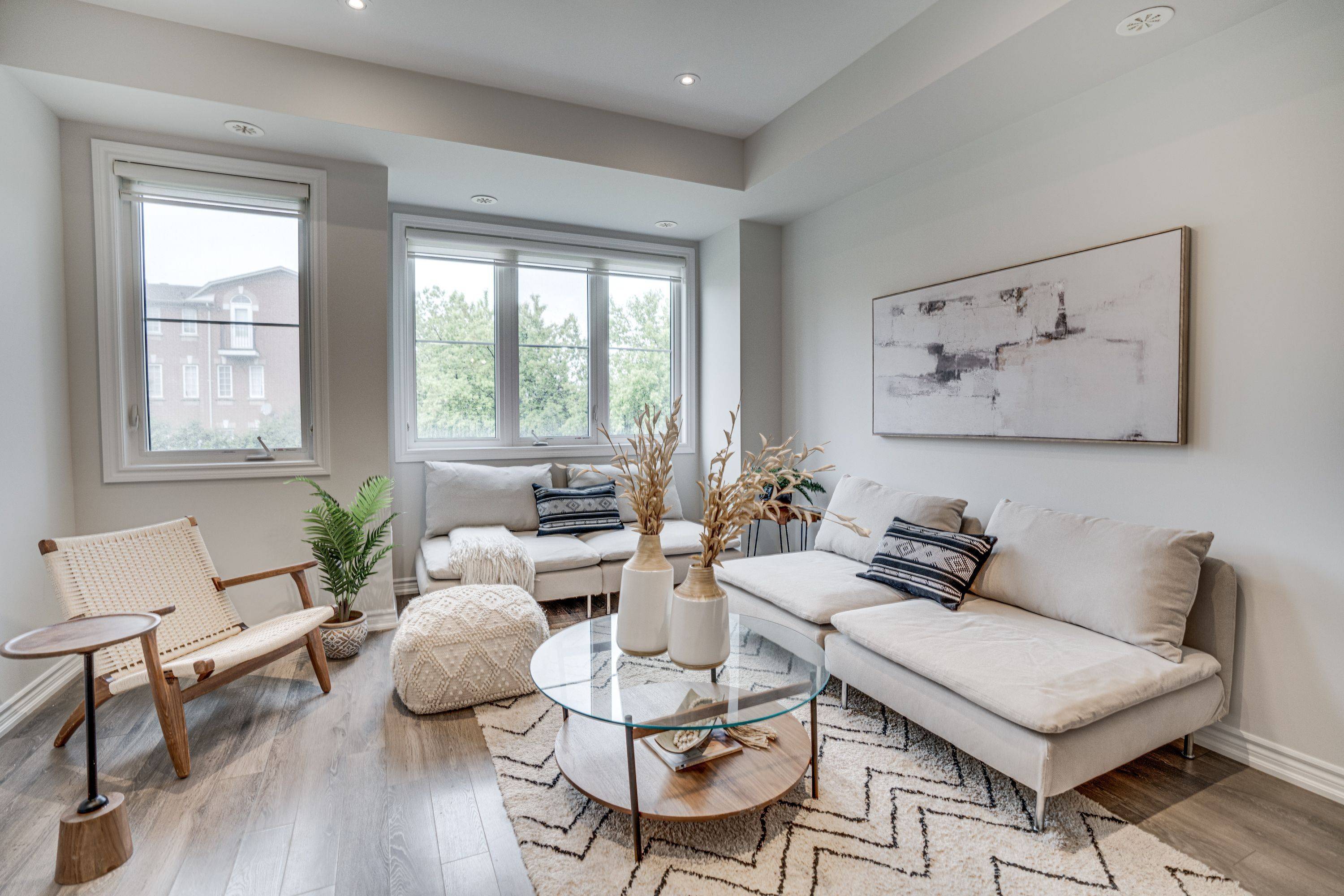 Toronto W04, ON M6E 2S2,390 Hopewell AVE #237
