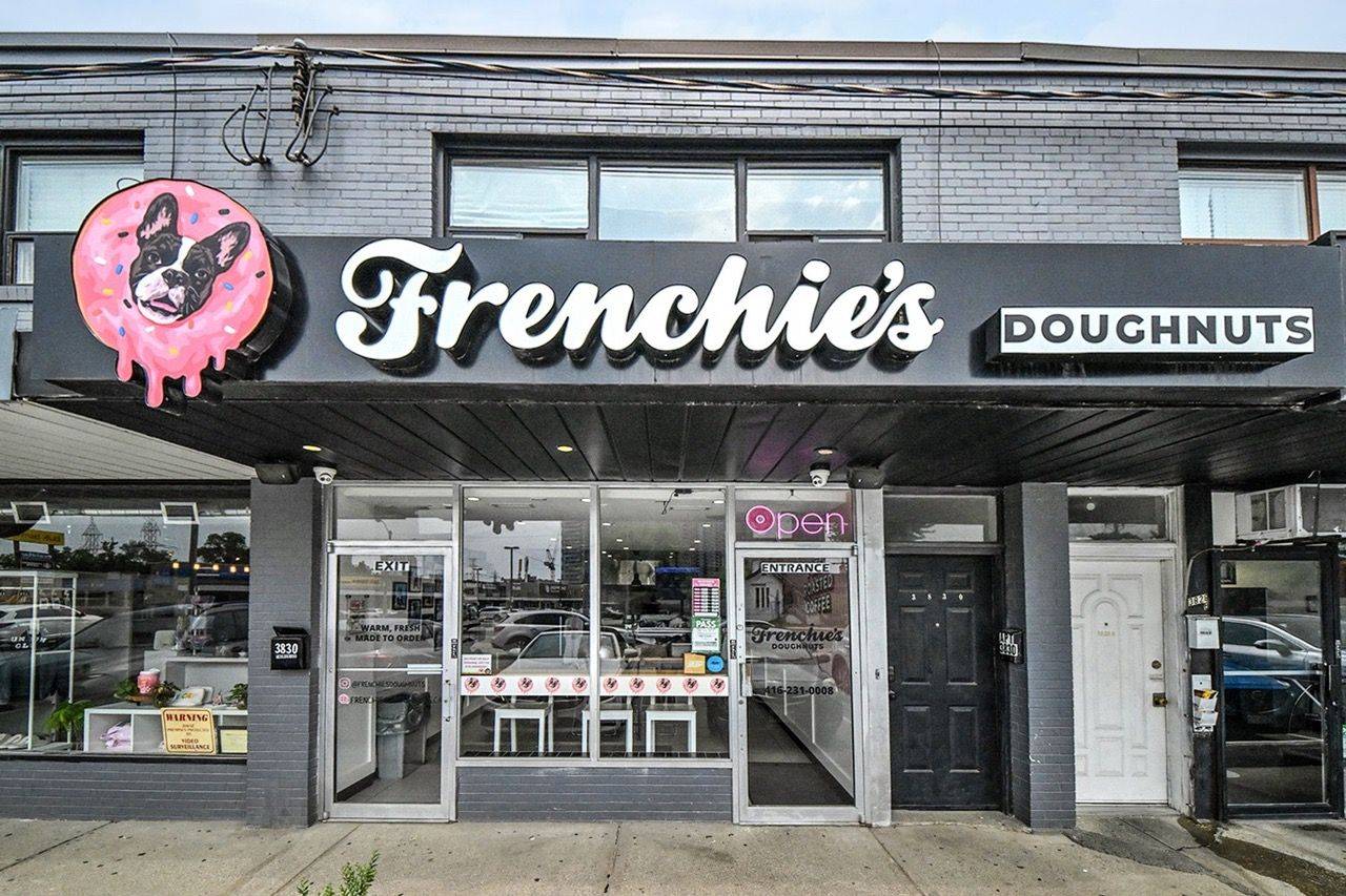 3830 Bloor ST W, Toronto W08, ON M9B 1K8