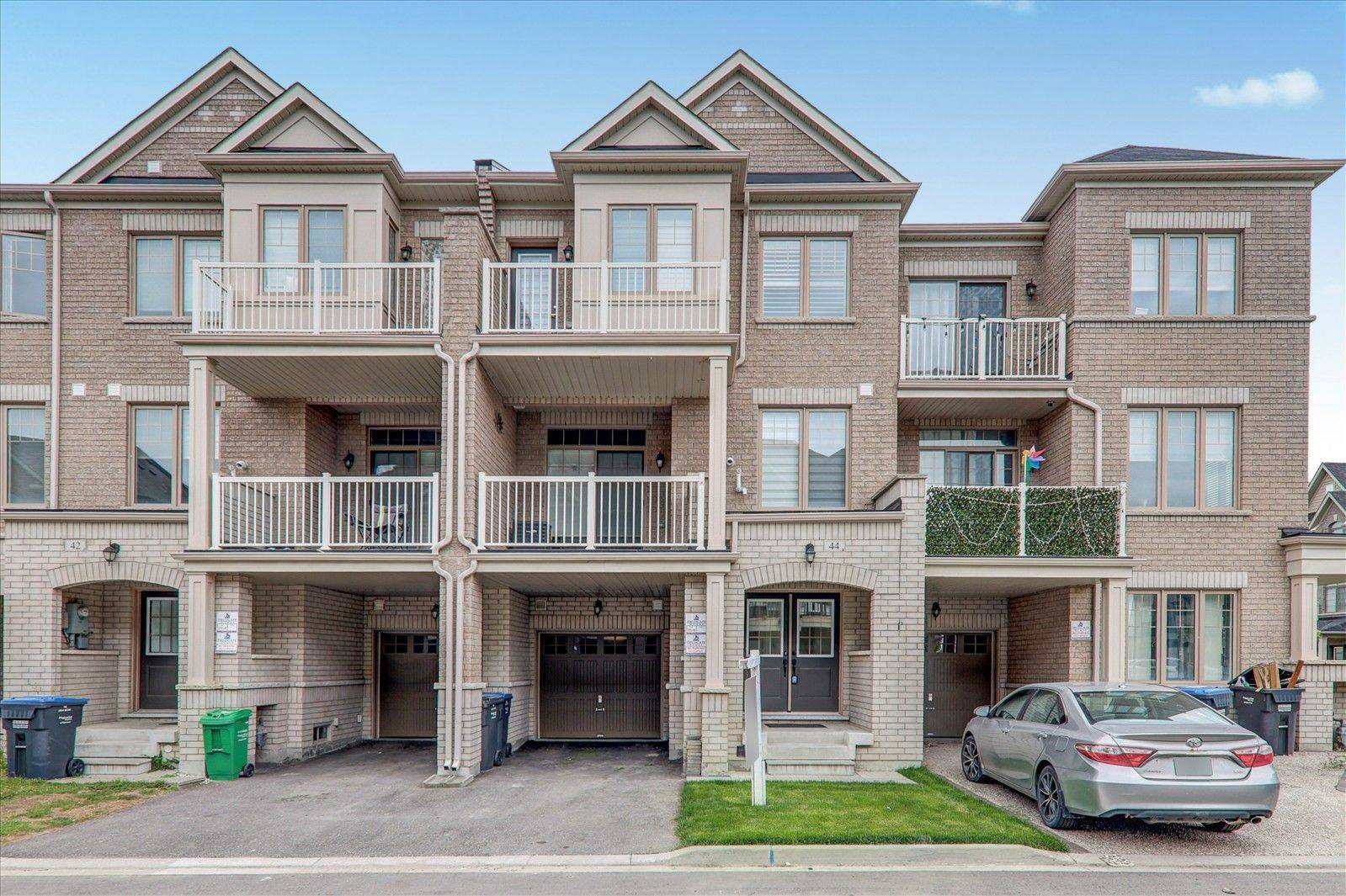 44 Haymarket DR, Brampton, ON L7A 5C1