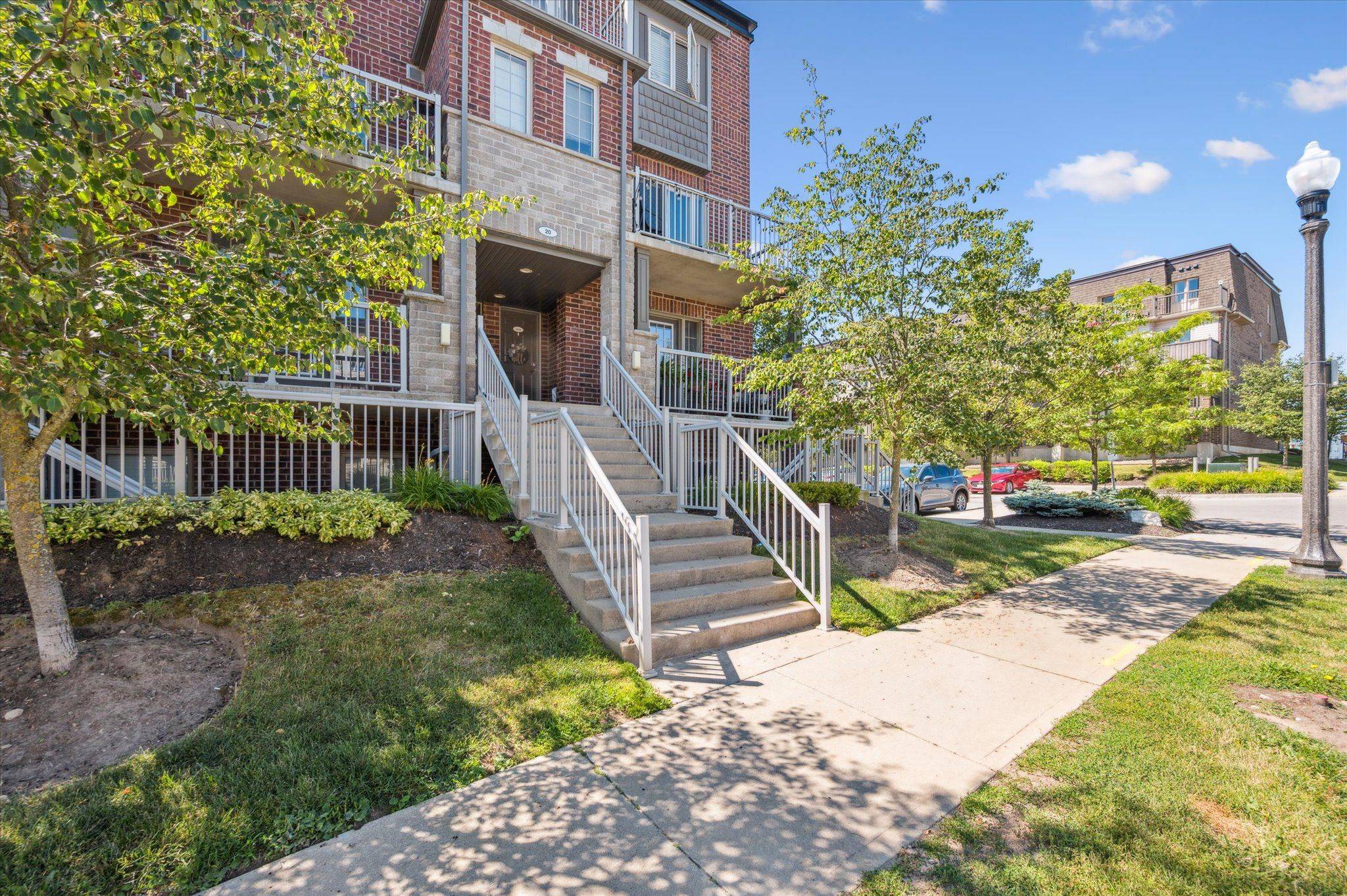 Kitchener, ON N2R 0H6,20 Sienna ST #D
