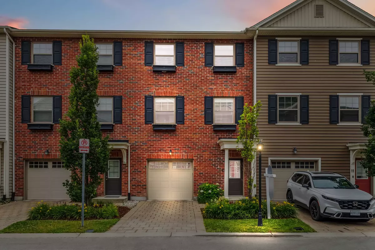 London North, ON N6G 0R8,1040 Coronation DR #15