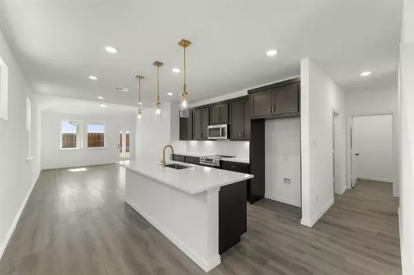 604 Waterhouse Lake Drive, Anna, TX 75409