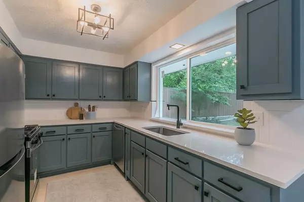 Desoto, TX 75115,208 Evelyn Street