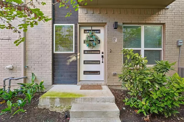 Dallas, TX 75206,4910 Live Oak Street #2