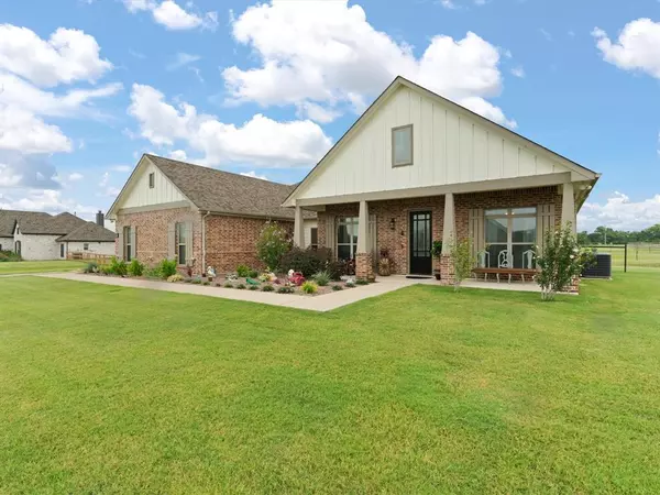 Trenton, TX 75490,891 Cheyenne Trail