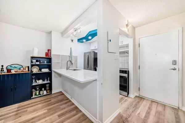 Calgary, AB T2G 4Z9,221 6 AVE Southeast #1512