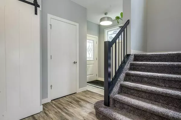 Red Deer, AB T4R 0S1,346 Viscount DR